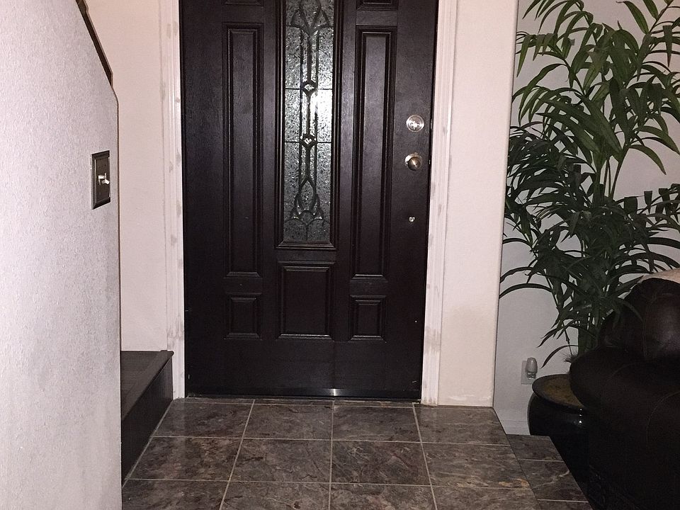 1st image of 14824 1/4 Chatsworth Dr