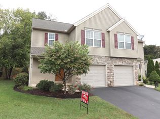 225 Eagle Dr, Ephrata, PA 17522