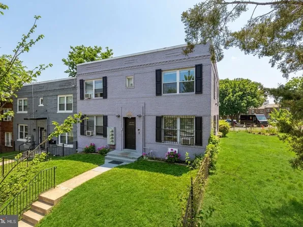 928 19th St NE, Washington, DC 20002