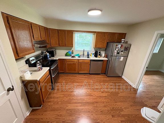 5th image of 2826 James Dr Unit 1