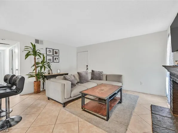 4748 Obannon Dr APT B, Las Vegas, NV 89102