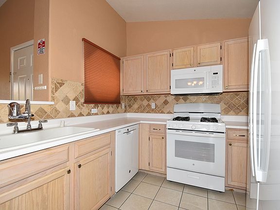 3rd image of 5415 W Harmon Ave Unit 2135
