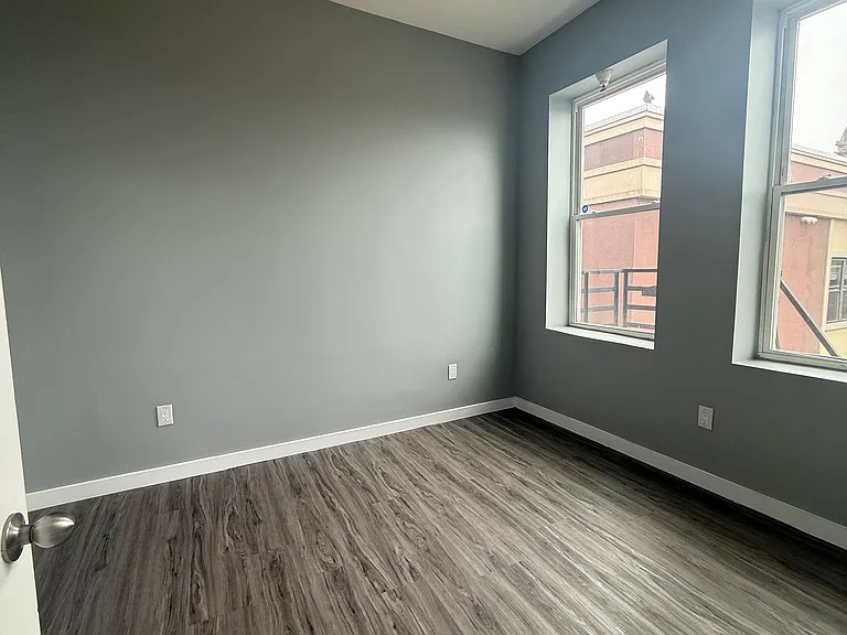 98 Clinton Ave #B-401 — Photo 2
