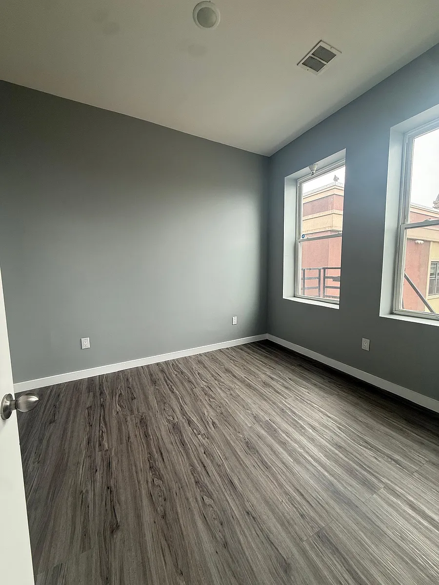 Building Photo - 98 Clinton Ave #B-401