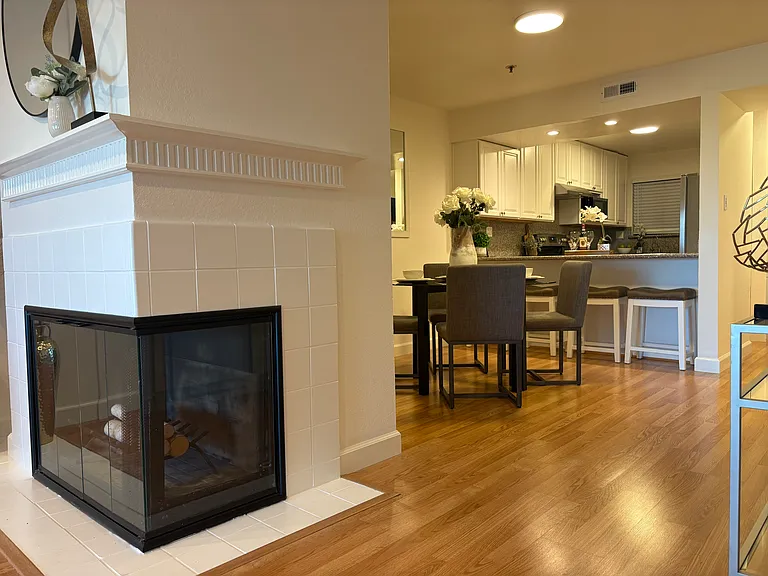1 Laurel St #102 — Photo 4
