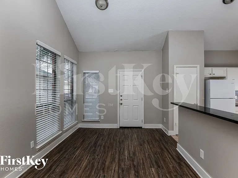 4213 Amy Dr — Photo 6