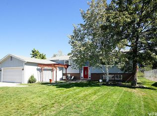 8383 S Hill Haven Ln, Sandy, UT 84093