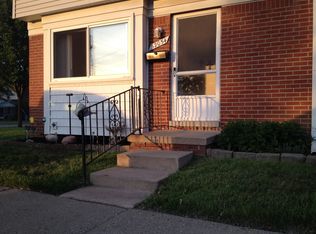 32054 Williamsburg St, Saint Clair Shores, MI