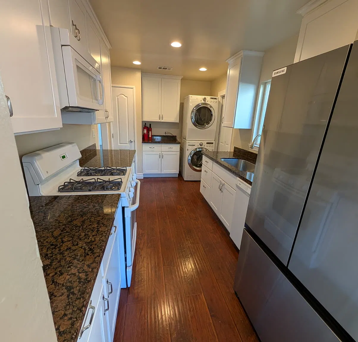 3 bed, 1350 sqft, $3,500 — Photo 3