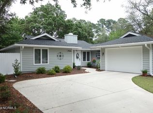 620 Camellia Ln, Sunset Beach, NC 28468