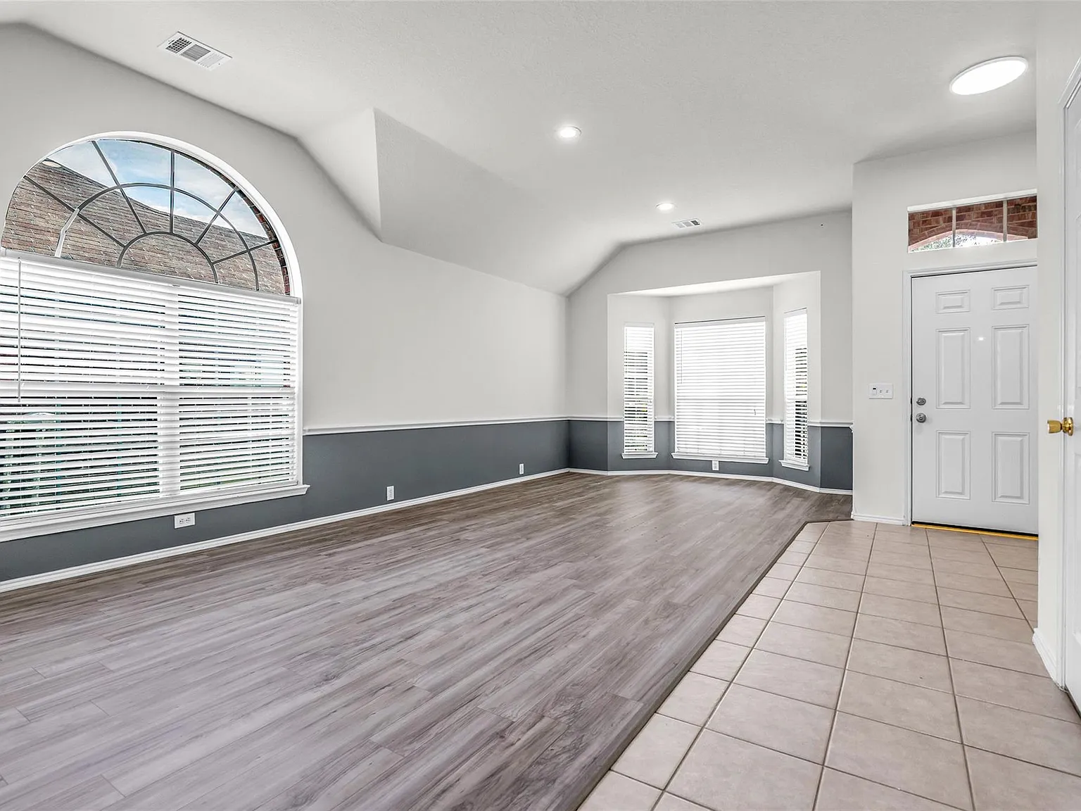 3 bed, 2.0 bath, 2006 sqft, $2,000 — Photo 3