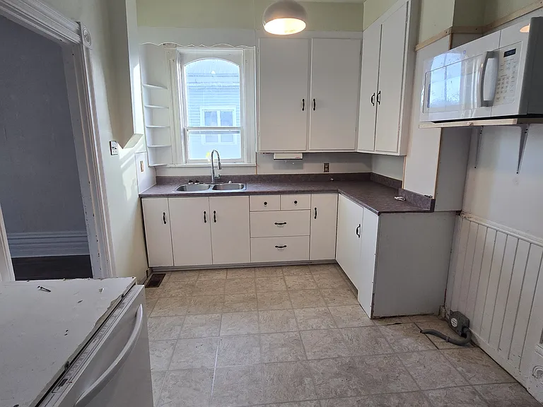 11507 Queen St W — Photo 17