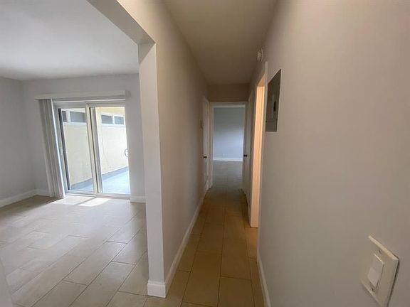 3rd image of 290-294 NE 41st St