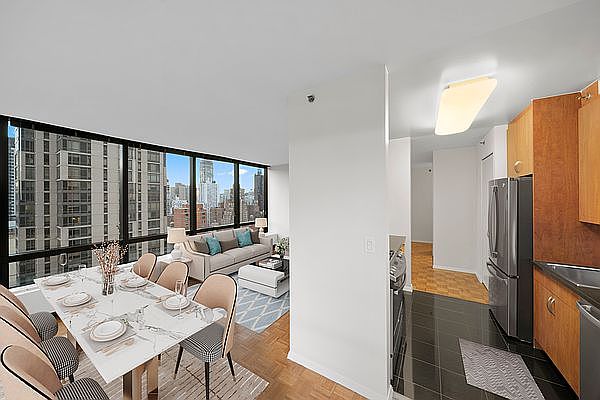 1st image of 420 E 61st St APT 17F