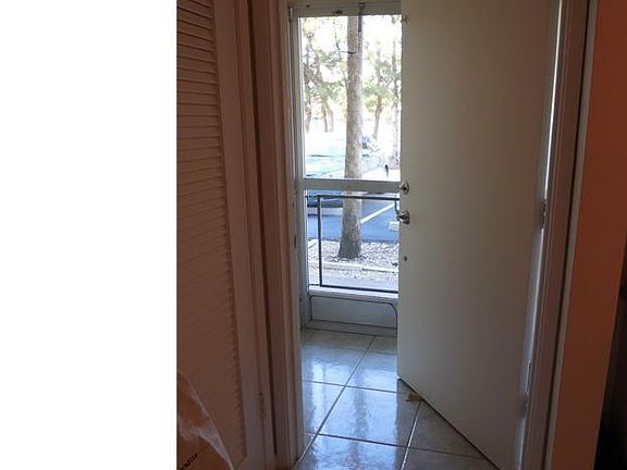 5th image of 1951 NE 39th St APT 148