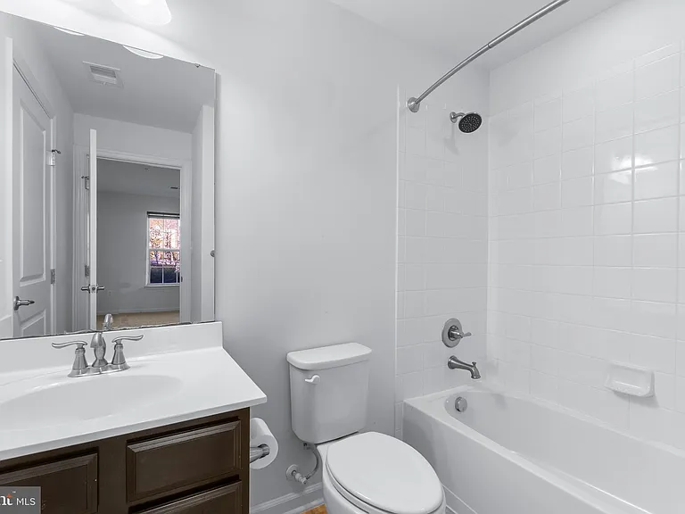 5365 S Center Dr — Photo 6