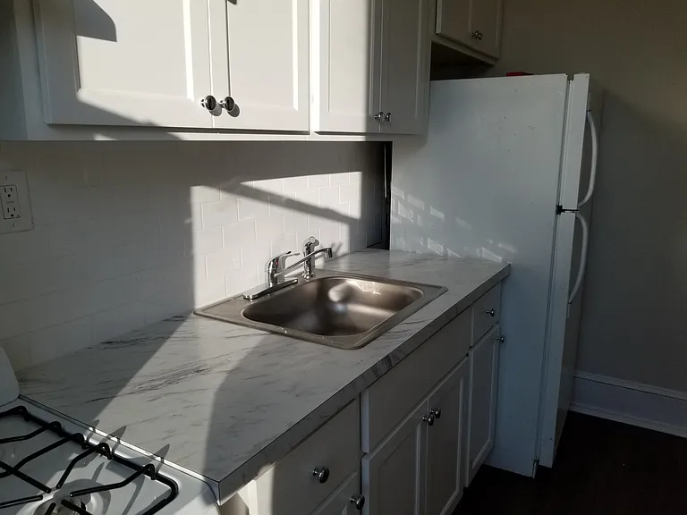 412 W Chelten Ave #2F — Photo 4