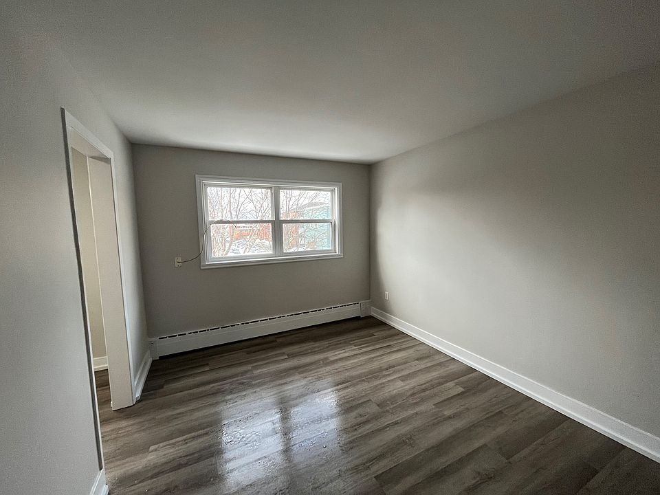 1st image of 89 Pinecrest Dr #3
