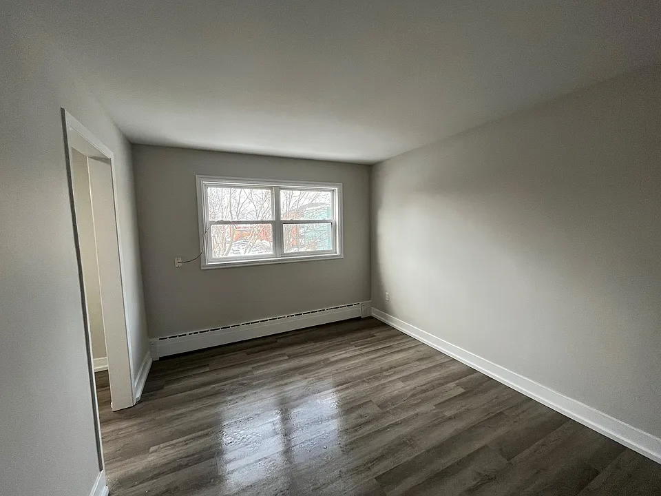 89 Pinecrest Dr #3