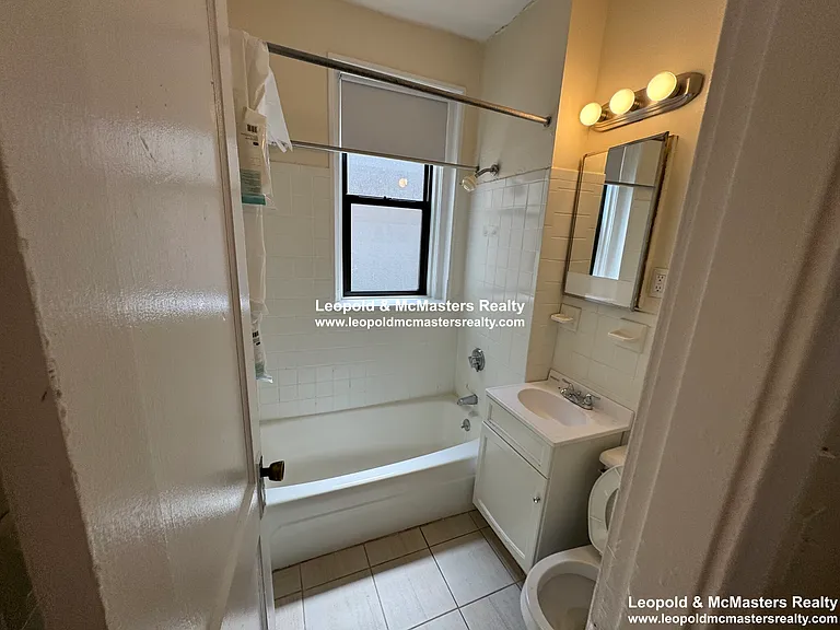 1124 Commonwealth Ave — Photo 94