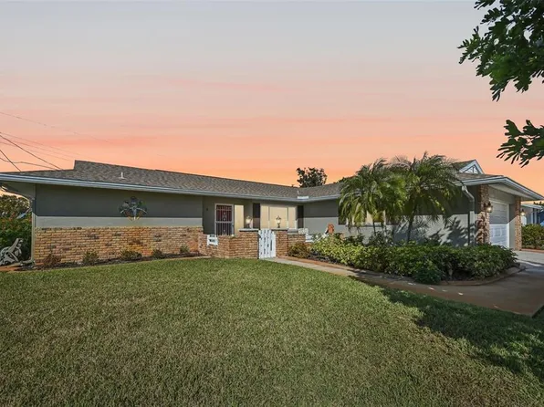 101 Algiers Dr, Venice, FL 34293