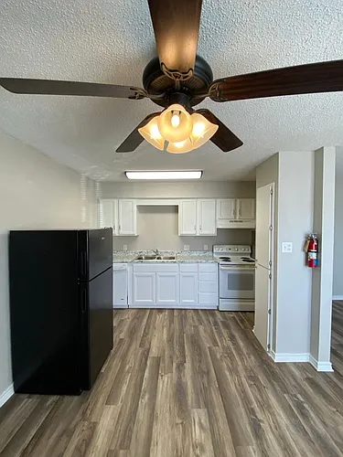 La Mesa Apartments Photo 1