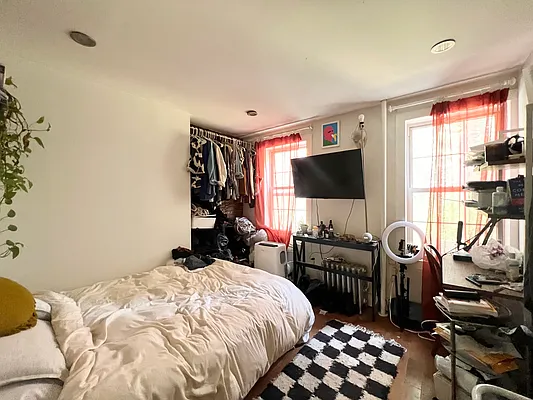 Rented by Pear NYC LLC | media 17