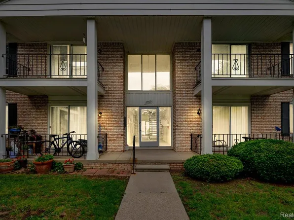 13900 Camelot Dr #84, Sterling Heights, MI 48312