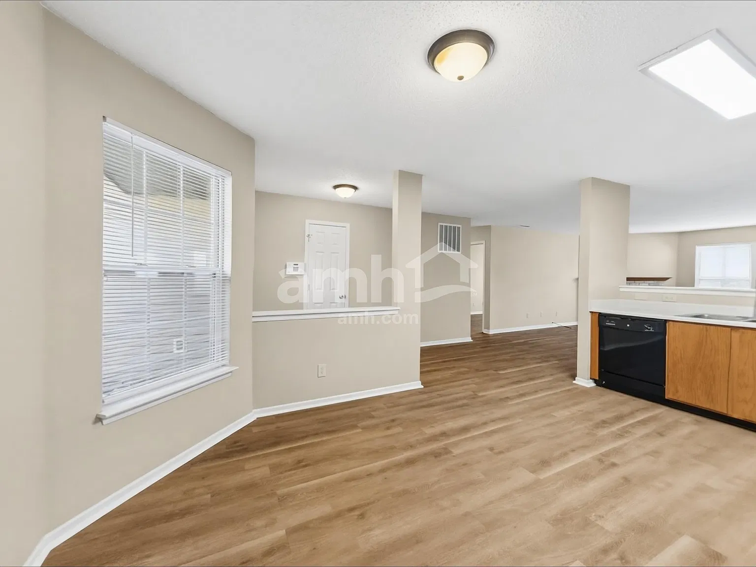 3 bed, 2.0 bath, 1490 sqft, $1,885 — Photo 4