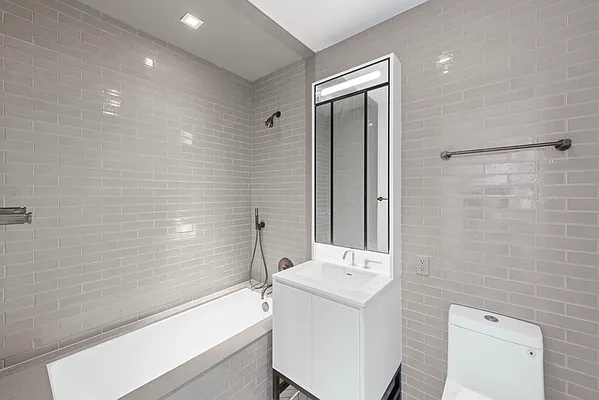 Rented by SERHANT. | media 32