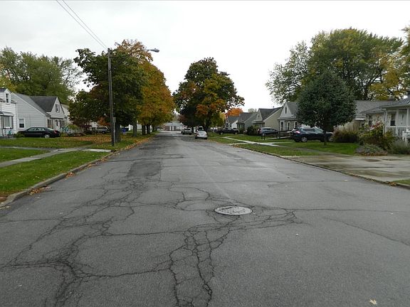 5th image of 52 Briarwood Dr