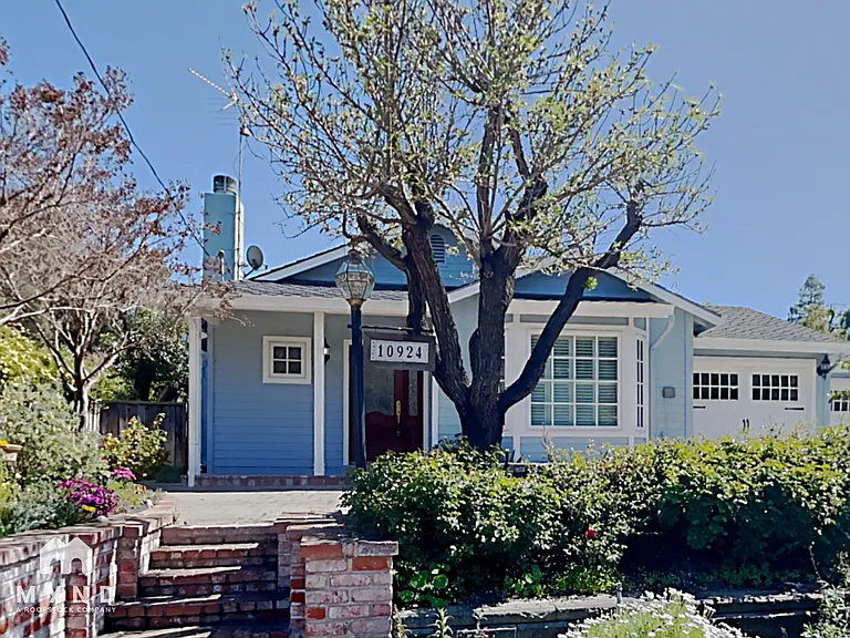 10924 Barranca Dr — Photo 1
