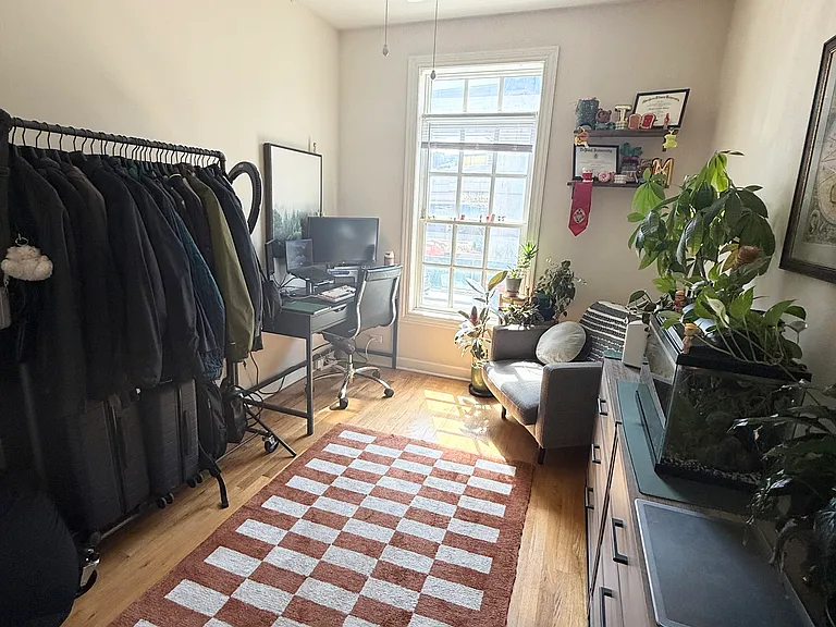 3343 N Clark St #2 — Photo 9