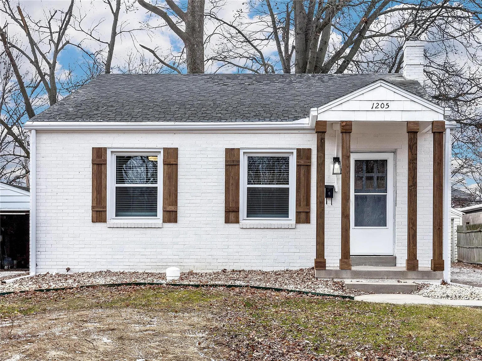 1205 Oakland Ave photo 1