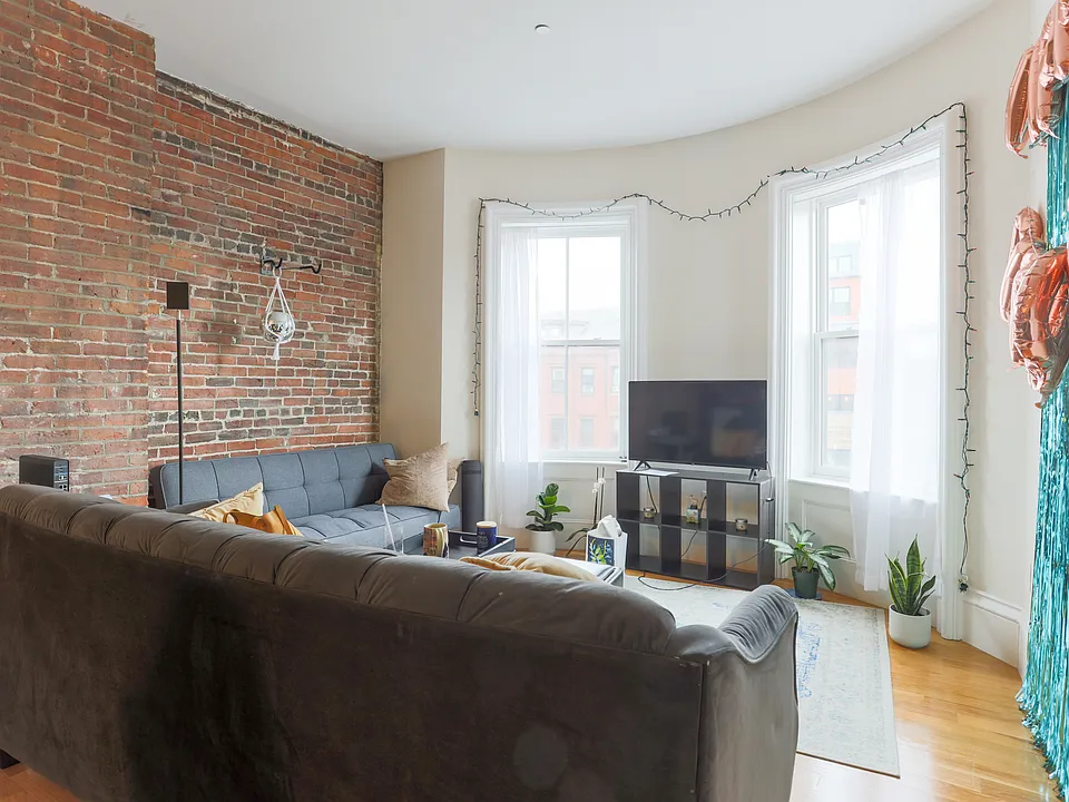 656 Massachusetts Ave #1