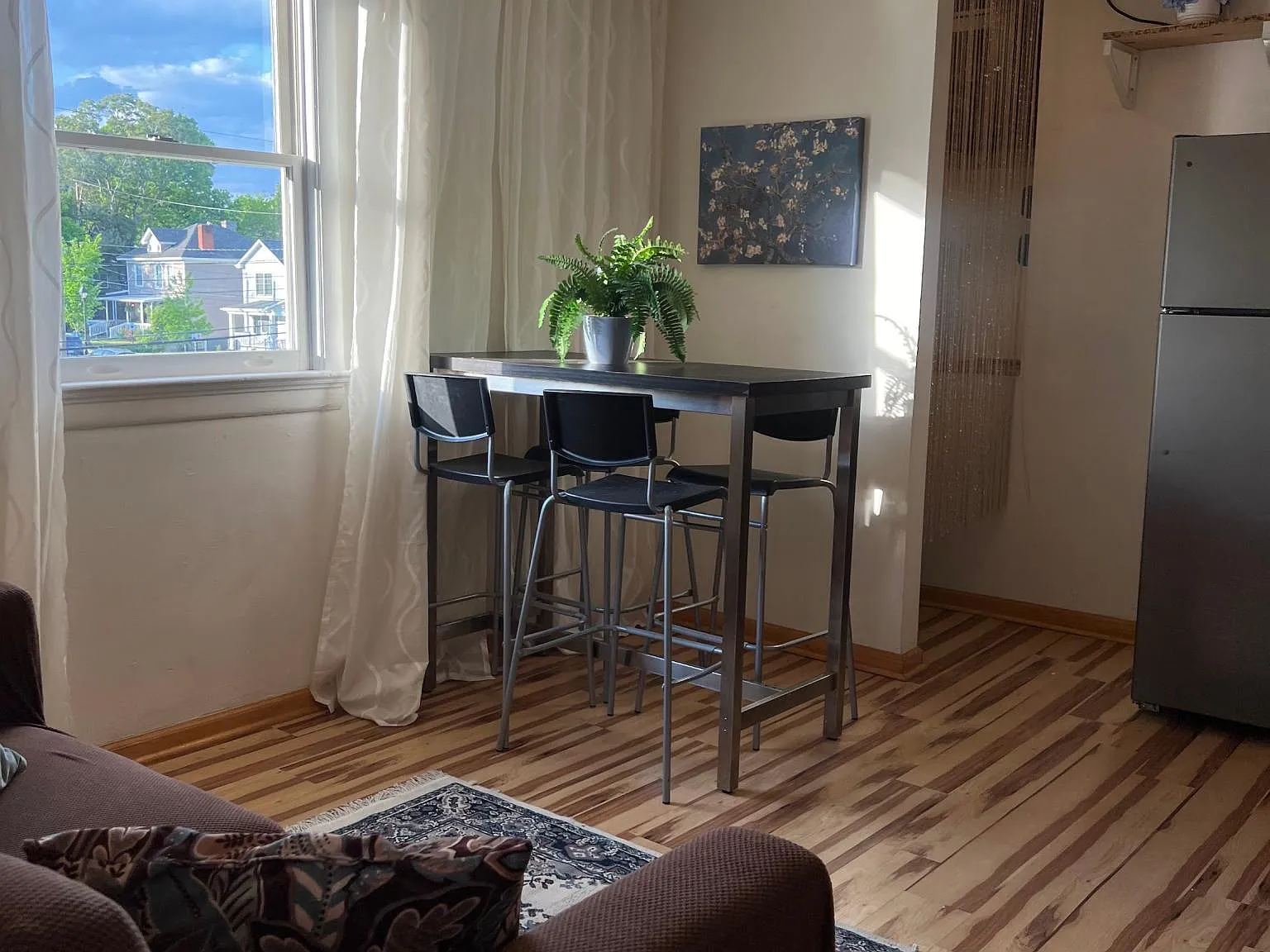 3 bed, 675 sqft, $1,600 — Photo 4