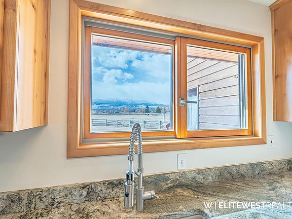 3rd image of 4 Heather Rd