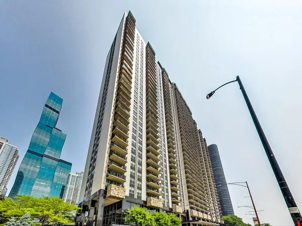 400 E Randolph St APT 1316, Chicago, IL 60601