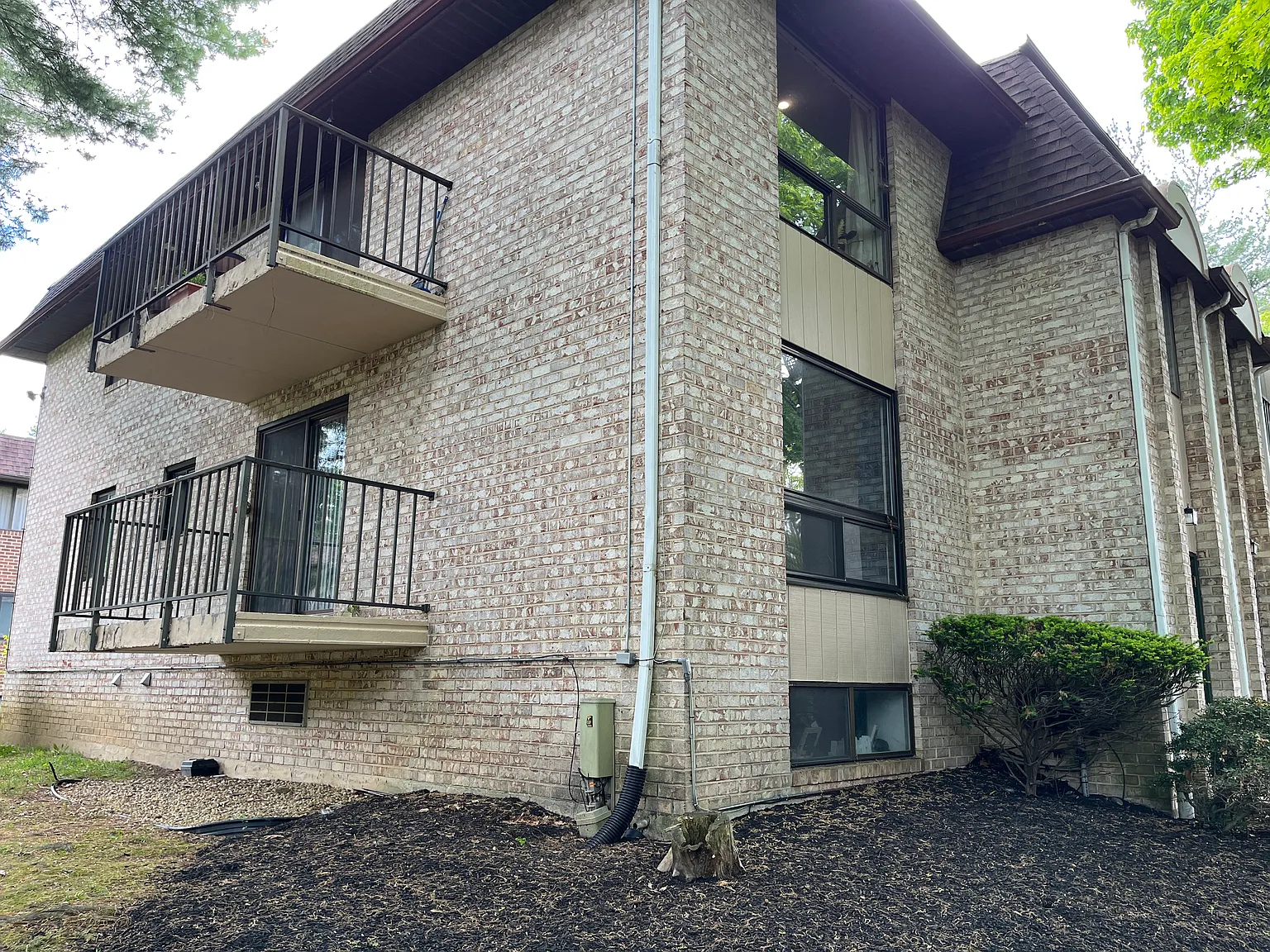 2 bed, 889 sqft, $1,700 — Photo 3