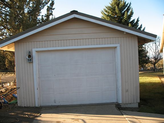 4th image of 4207 SW Reservoir Dr