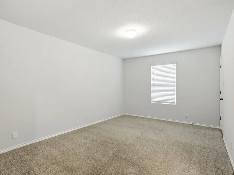 12611 Auriga — Photo 27