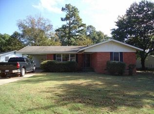 704 White Oak Dr, Forrest City, AR 72335