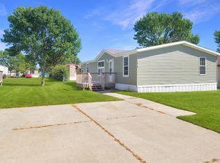 902 N Nunda Pl, Sioux Falls, SD 57107