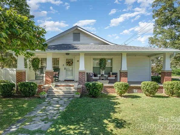 10 Willowbrook Dr NW, Concord, NC 28027