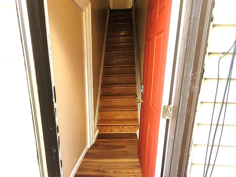 35 Lawn St #2 — Photo 3