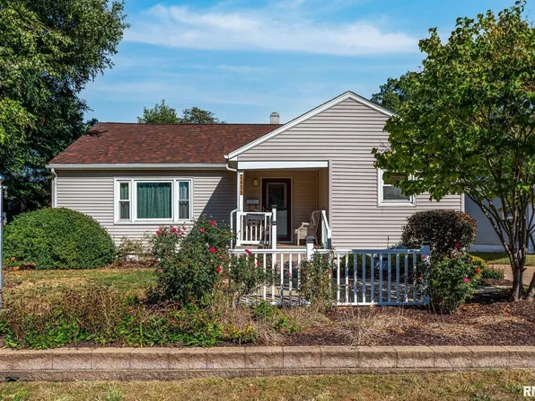 2458 E Central Park Ave, Davenport, IA 52803