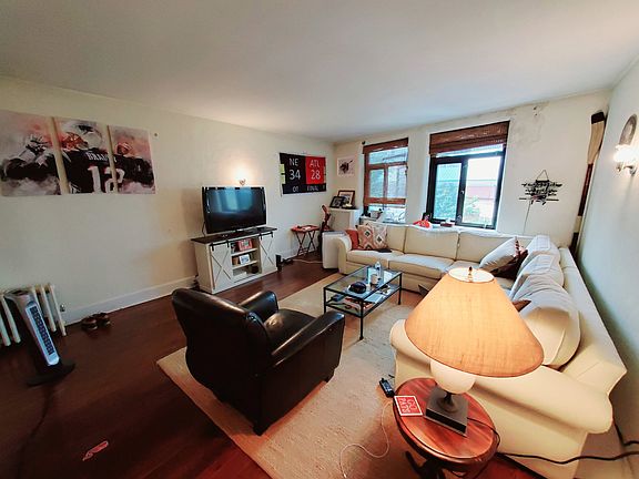 3rd image of 65 Bedford St Unit 3