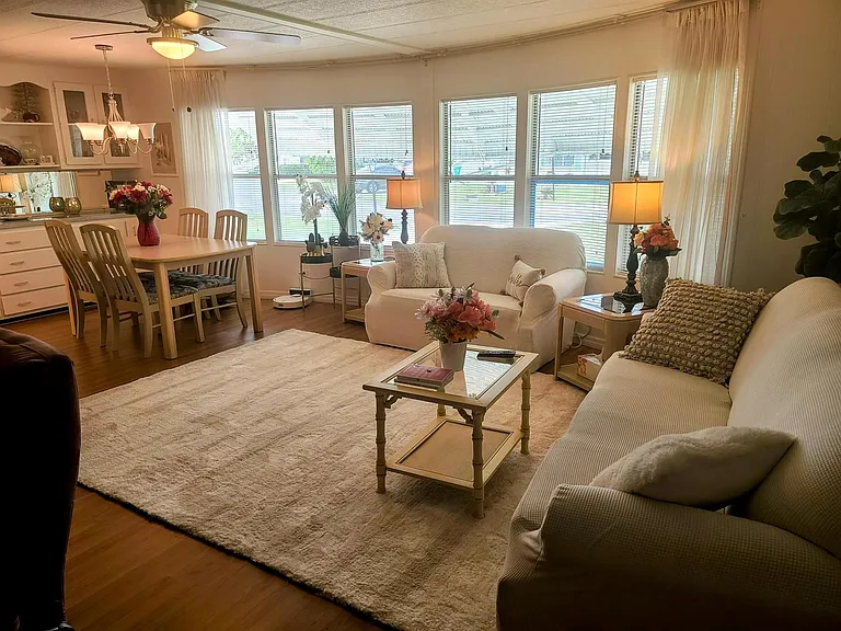 4482 King Theodore Dr — Photo 2