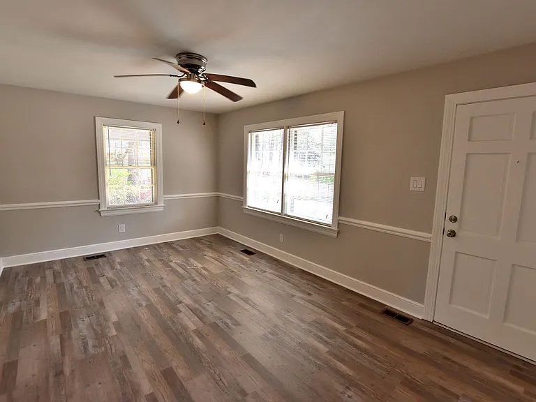 708 Cedarbrook Dr — Photo 3