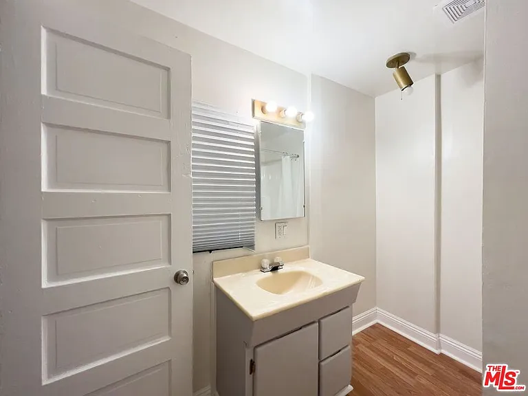 1228 Fedora St — Photo 20